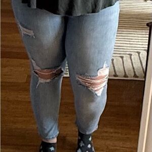 Women's Distressed Ankle Jeans in Light Blue